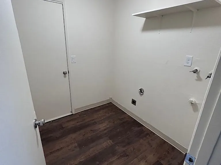 Ava Apartments — Photo 7