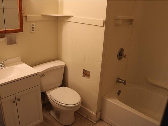 5th image of 212 Craig St #14