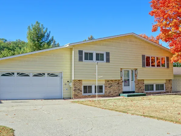 2124 Gernentz Ln, Red Wing, MN 55066