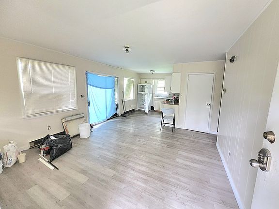 3rd image of 305 Cold Spring Rd