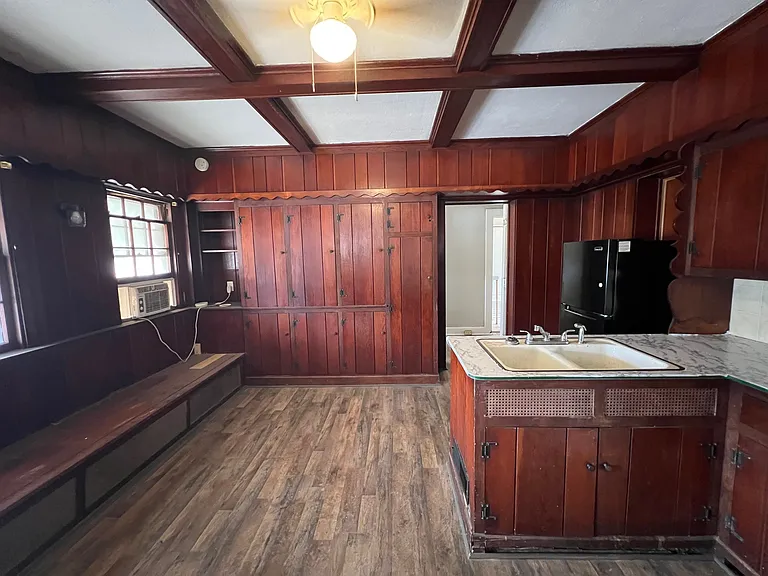 121 W Indiana St #1 — Photo 4