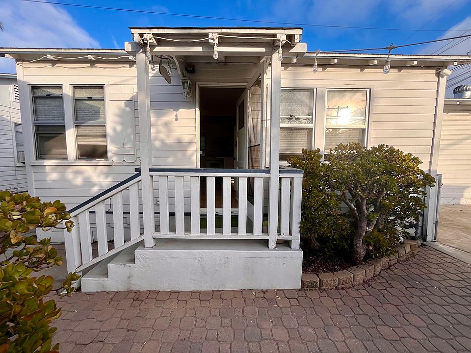 1st image of 4643 Larkspur St