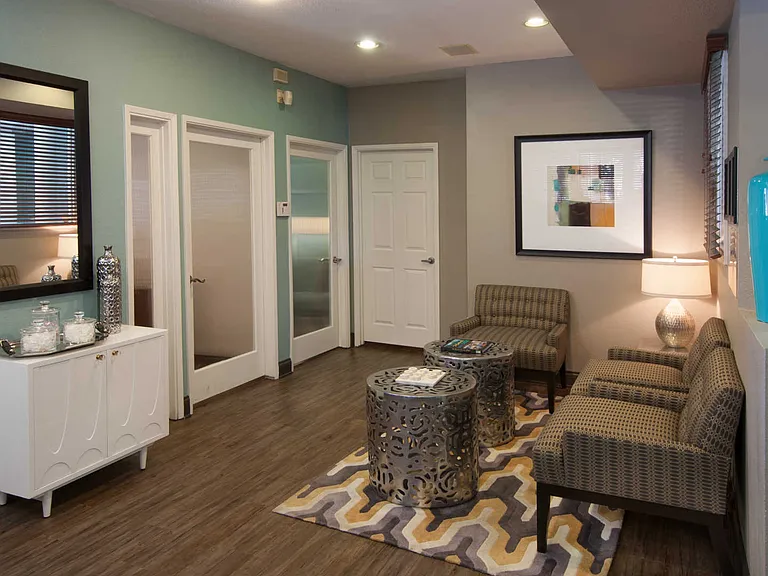 Leasing Center
