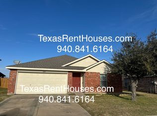 12009 Shine Ave, Rhome, TX 76078