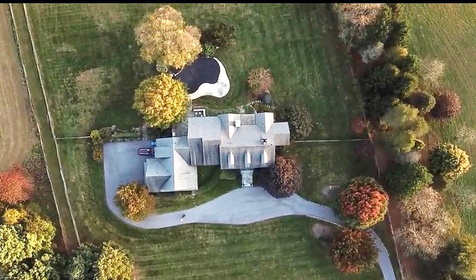 2nd image of 1142 Meetinghouse Rd