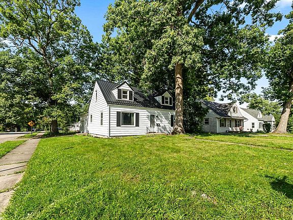2nd image of 1820 Trinity Blvd