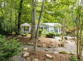15 Laurel Brook Dr, Fairview, NC 28730