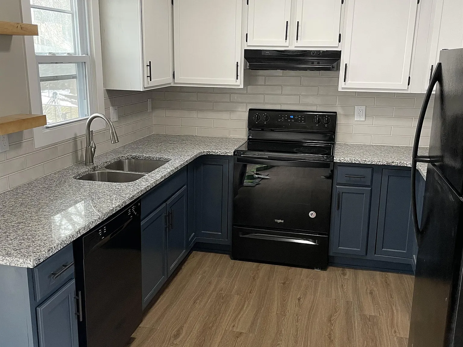817 East Hackley Avenue - 1 — Photo 2