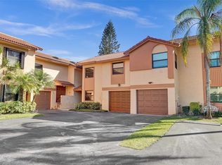 967 SW 113th Ter, Pembroke Pines, FL 33025