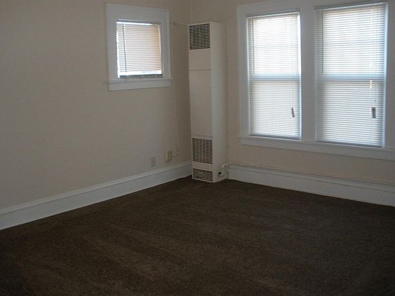 3rd image of 1310 W 116th St APT 8