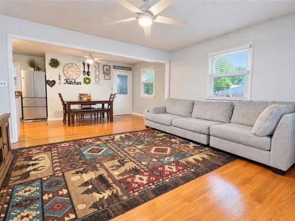 406 Elmwood Ave, Kansas City, MO 64124