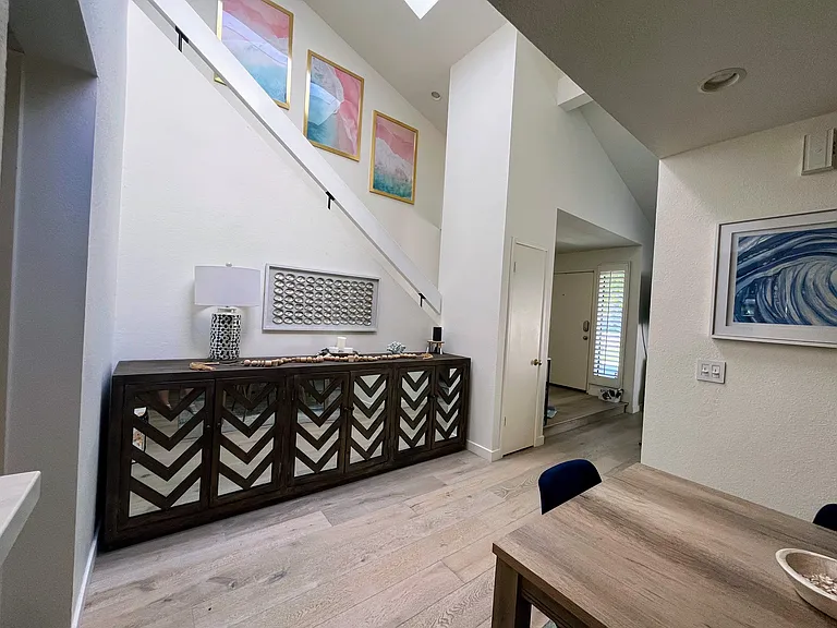 2051 Cliff Dr #18 — Photo 20