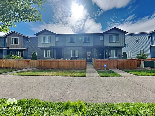 2138 NE Four Seasons Ln Photo 1