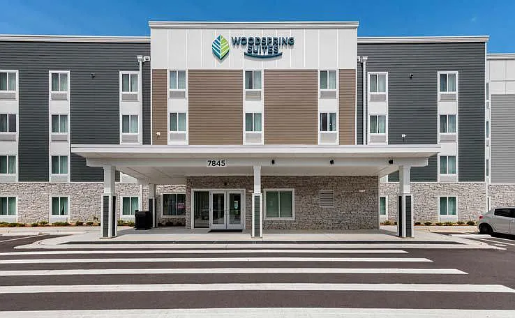1 bed, $1,770 — Photo 4