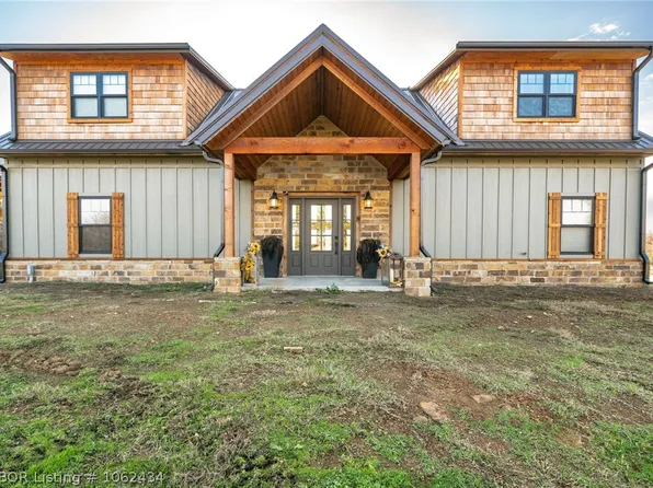 469796 E 1060th Rd, Muldrow, OK 74948