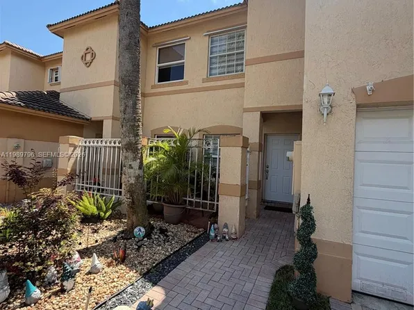 809 NW 170th Ter #26, Pembroke Pines, FL 33028