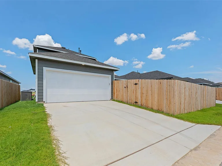 512 Clearlake Dr — Photo 36