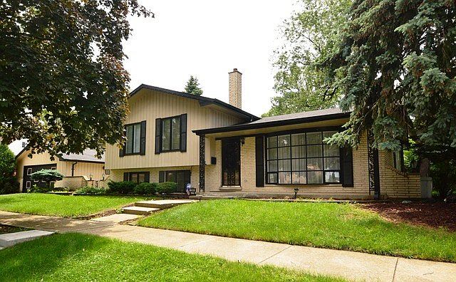 1st image of 2200 Buckingham Ave