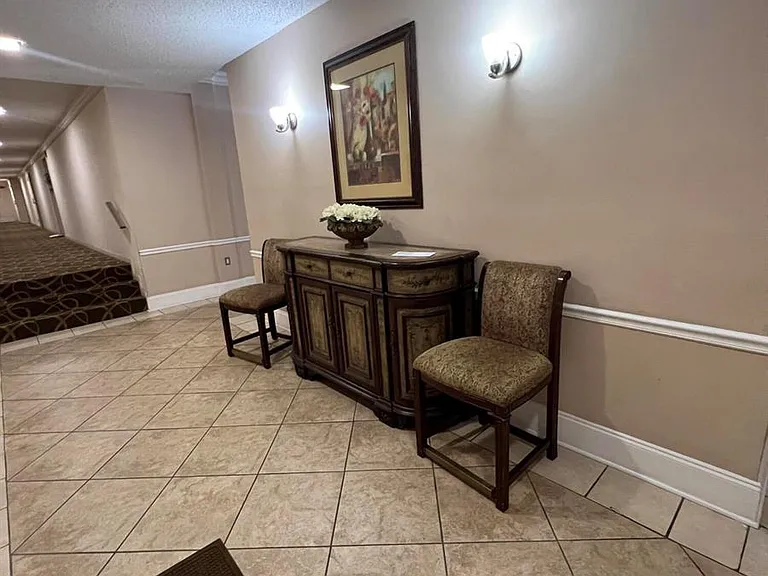 480 Executive Center Dr #2D — Photo 14