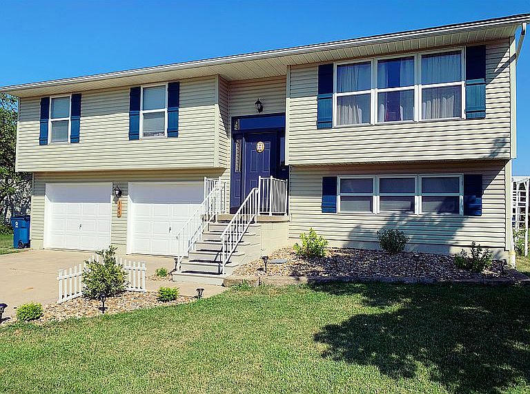 1st image of 349 Lakeside Ave