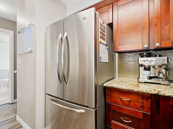 3rd image of 2877 W Long Cir