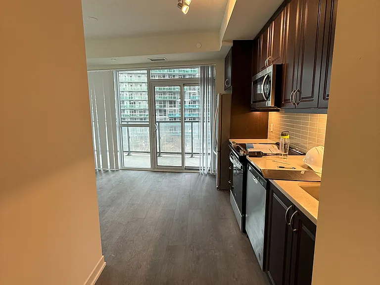 38 Annie Craig Dr #611 — Photo 5