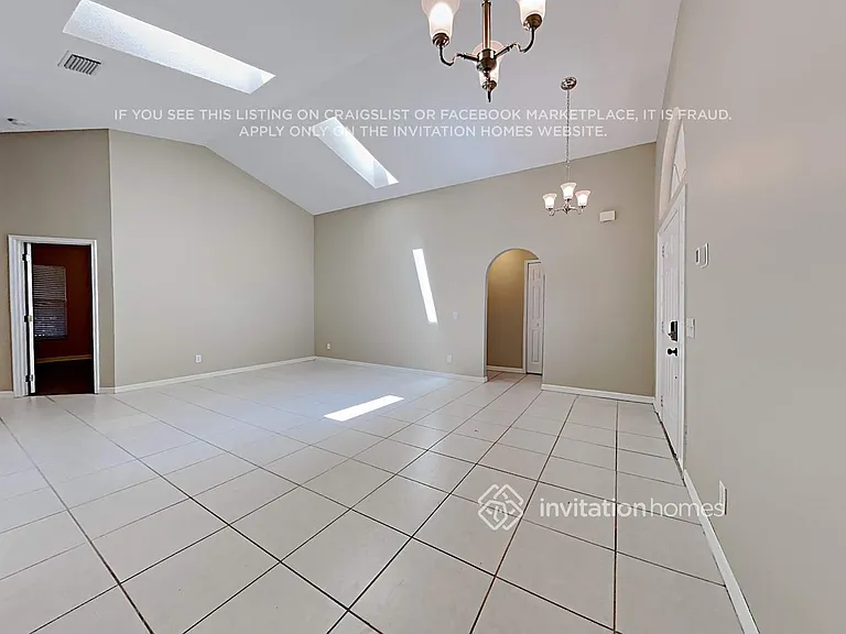 2920 Pebble Creek St — Photo 4