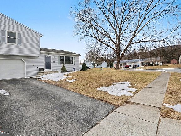 3rd image of 2 Furman Rd