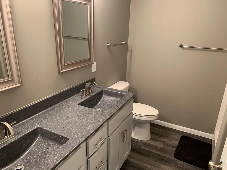 727 Valley View Ct — Photo 10