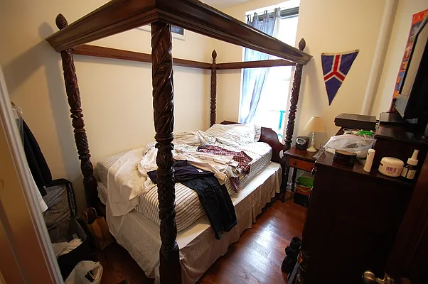 Rented by Bold New York | media 23