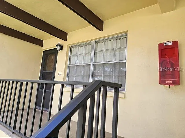 2 bed, 2.0 bath, 938 sqft, $1,250 — Photo 2