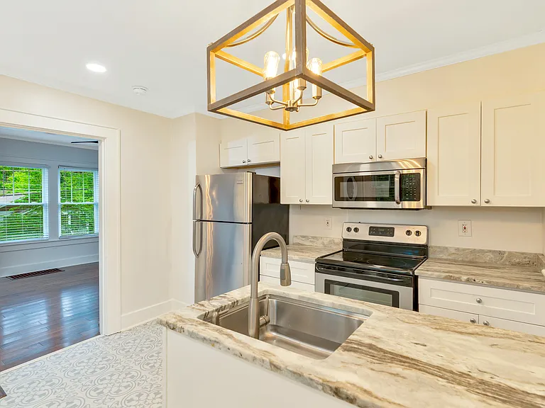 925 Federal St — Photo 7