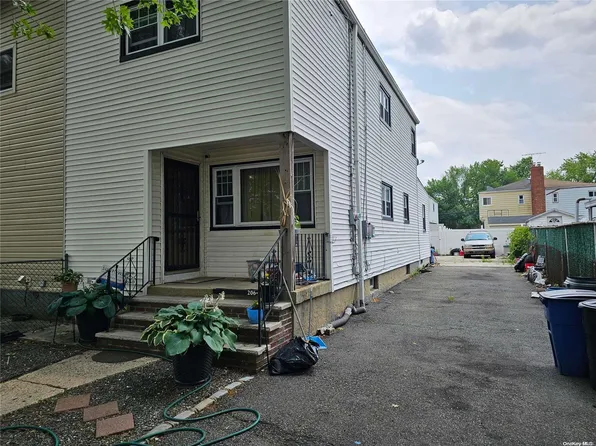 206-28 46th Road, Bayside, NY 11361
