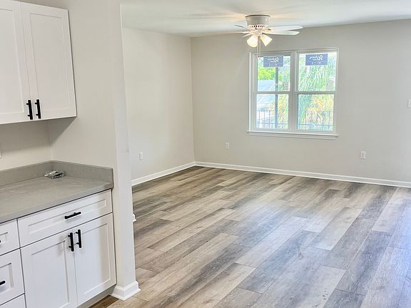 4th image of 704 Orion Ave APT B