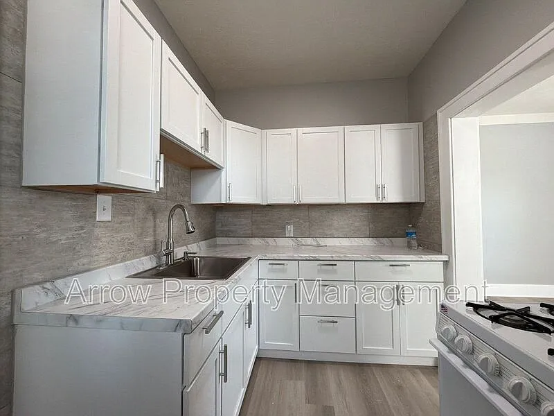 305 N 7th St — Photo 1