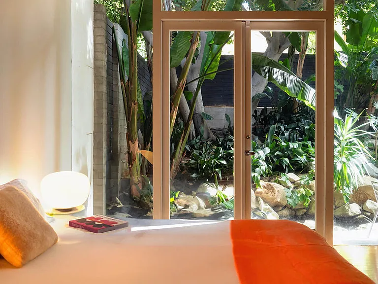 15146 Mulholland Dr — Photo 12