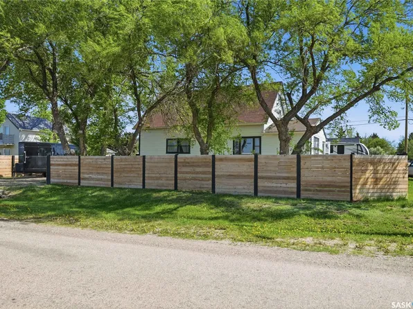 780 Railway Avenue, Elbow, SK S0H 1J0