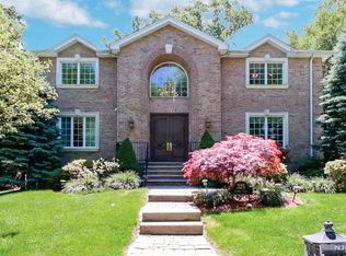 325 Casper Rd, Englewood Cliffs, NJ 07632