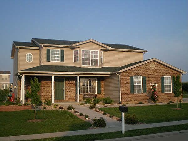 Front of the Beautiful 2 Story Home.