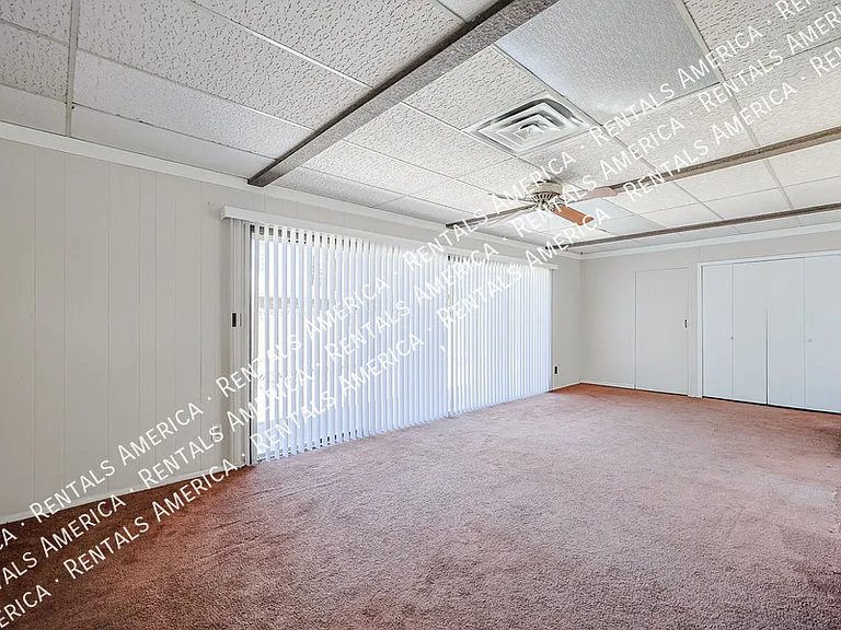2114 W Myrtle Ave — Photo 9
