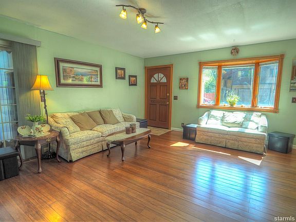 4th image of 920 Creekwood Dr