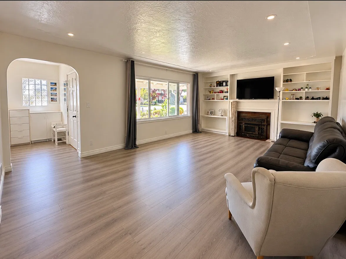 3 bed, 8200 sqft, $5,600 — Photo 2