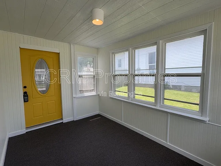 1339 Division St — Photo 5