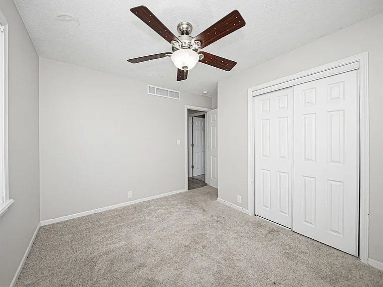 1429 Highland Dr — Photo 24
