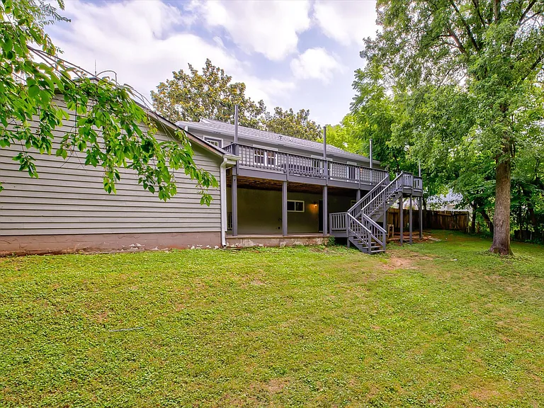 1301 Glenoaks Dr — Photo 30