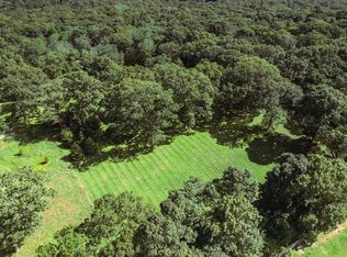 26 Flint Hl, West Tisbury, MA 02575
