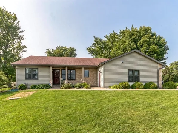 3766 N Point Rd, Middleton, WI 53562