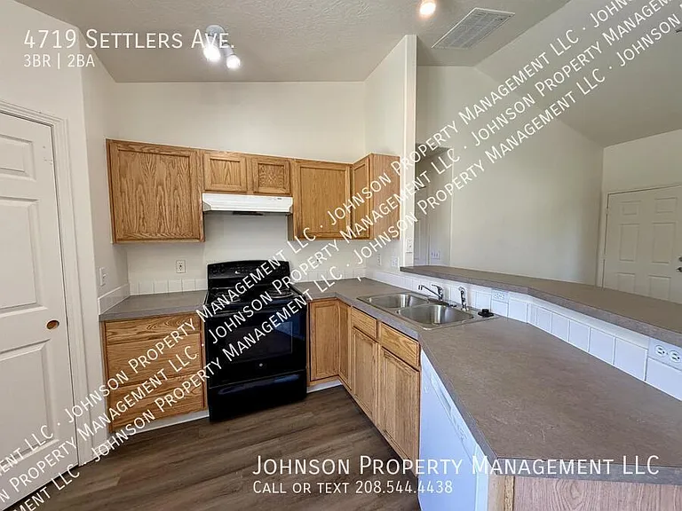 4719 Settlers Ave — Photo 3