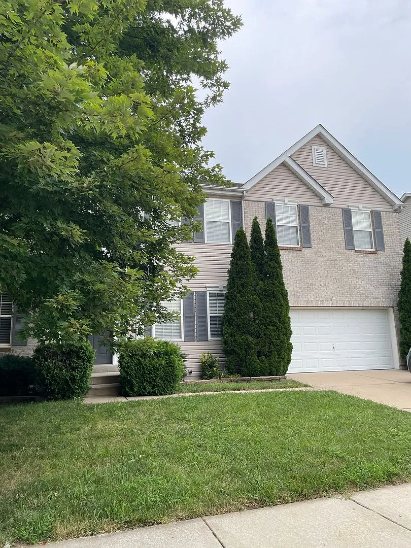 Spacious 4 bed 4 bath home in great neighborhood - coming soon! — Photo 4