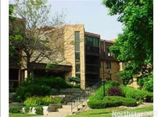 999 41st Ave NE APT 103, Columbia Heights, MN 55421